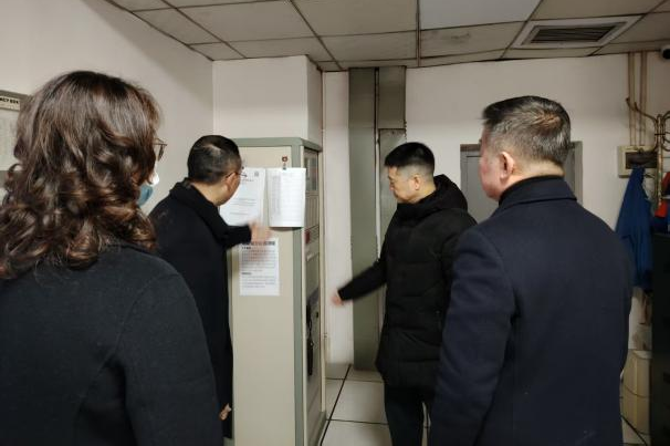 省hndrkj.com集团党委书记、董事长游勇检查督导春节安全生产并看望慰问干部员工